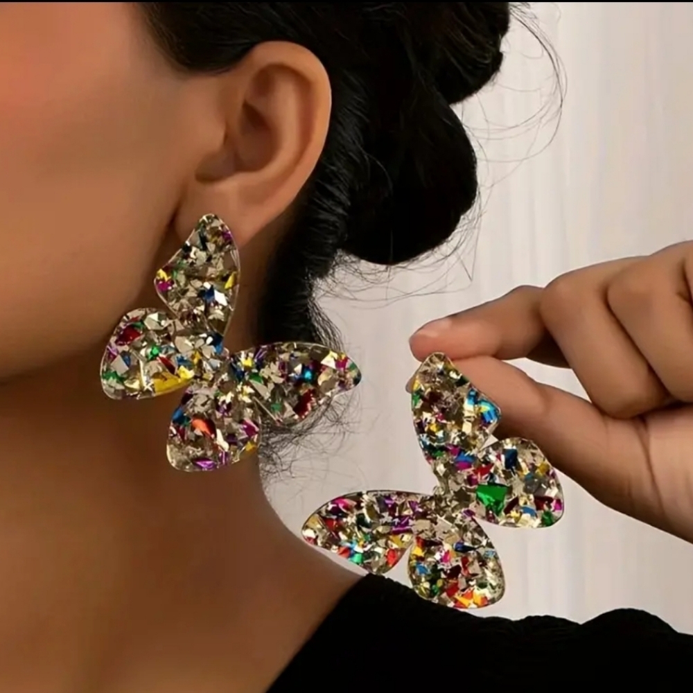 NWT! Multicolored Sequined Butterfly Elegant Stud Earrings - Picture 4 of 5